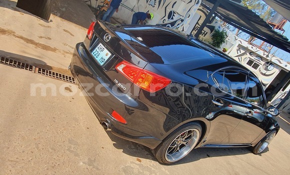 Nunua Mpya Lexus IS Nyeusi Gari ndani ya Maputo nchini Maputo
