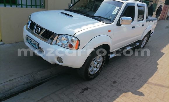 Comprar Usado Nissan Hardbody Branco Carro em Maputo em Maputo