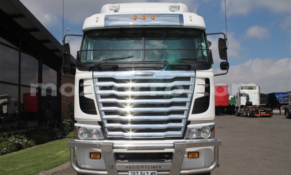 Buy Used DAF CF White Truck in Maputo in Maputo Buy Used DAF CF White Truck in Maputo in Maputo