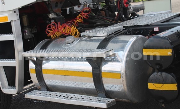 Buy Used DAF CF White Truck in Maputo in Maputo Buy Used DAF CF White Truck in Maputo in Maputo