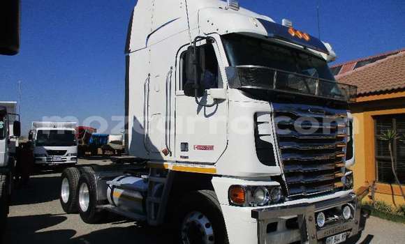 Buy Used DAF CF White Truck in Maputo in Maputo Buy Used DAF CF White Truck in Maputo in Maputo
