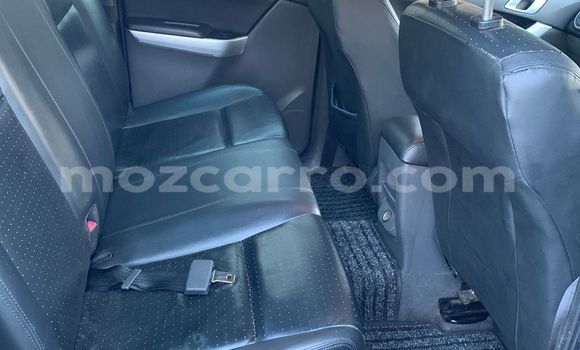 Comprar Usado Mazda BT-50 Azul Carro em Maputo em Maputo Comprar Usado Mazda BT-50 Azul Carro em Maputo em Maputo