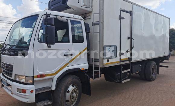 Nunua Mpya Nissan Stagea Nyeupe Gari ndani ya Maputo nchini Maputo Nunua Mpya Nissan Stagea Nyeupe Gari ndani ya Maputo nchini Maputo