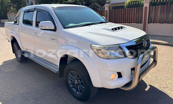 Comprar Usado Toyota Hilux Branco Carro em Maputo em Maputo Comprar Usado Toyota Hilux Branco Carro em Maputo em Maputo