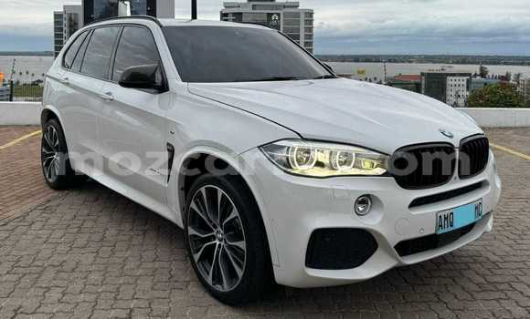 Nunua Ilio tumika BMW X5 Nyeupe Gari ndani ya Maputo nchini Maputo