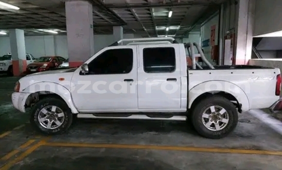 Nunua Ilio tumika Nissan Hardbody Nyeupe Gari ndani ya Maputo nchini Maputo Nunua Ilio tumika Nissan Hardbody Nyeupe Gari ndani ya Maputo nchini Maputo
