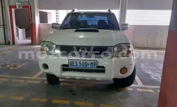 Nunua Ilio tumika Nissan Hardbody Nyeupe Gari ndani ya Maputo nchini Maputo Nunua Ilio tumika Nissan Hardbody Nyeupe Gari ndani ya Maputo nchini Maputo