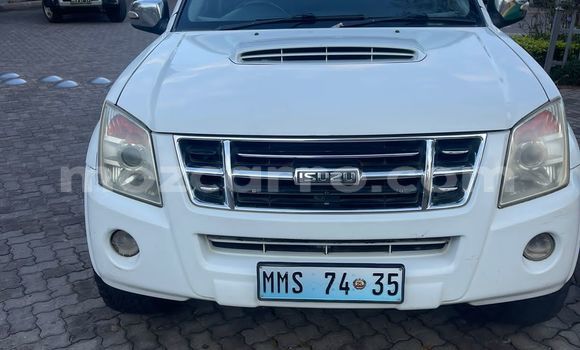 Nunua Ilio tumika Isuzu D-MAX Nyeupe Gari ndani ya Maputo nchini Maputo Nunua Ilio tumika Isuzu D-MAX Nyeupe Gari ndani ya Maputo nchini Maputo