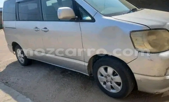 Nunua Ilio tumika Toyota Noah Nyingine Gari ndani ya Maputo nchini Maputo