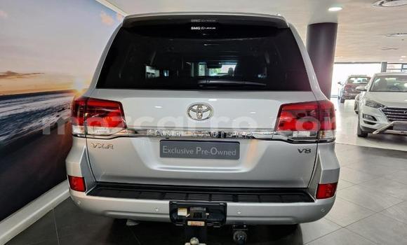 Comprar Usado Toyota Land Cruiser Branco Carro em Maputo em Maputo Comprar Usado Toyota Land Cruiser Branco Carro em Maputo em Maputo