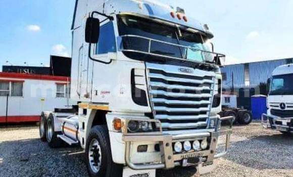 Tenga Tsaru Carbodies FX4 Zvimwe Mota in Maputo in Maputo Tenga Tsaru Carbodies FX4 Zvimwe Mota in Maputo in Maputo