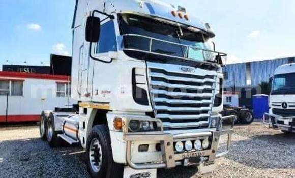 Tenga Tsaru Carbodies FX4 Zvimwe Mota in Maputo in Maputo Tenga Tsaru Carbodies FX4 Zvimwe Mota in Maputo in Maputo