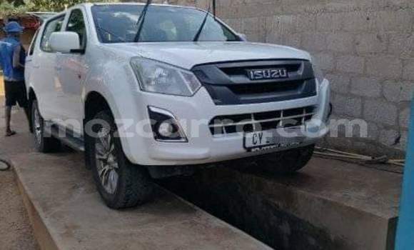 Tenga Tsaru Isuzu D-max Spark Chena Mota in Maputo in Maputo Tenga Tsaru Isuzu D-max Spark Chena Mota in Maputo in Maputo