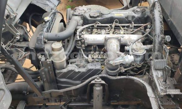 Comprar Usado Mitsubishi Carisma De outros Carro em Maputo em Maputo Comprar Usado Mitsubishi Carisma De outros Carro em Maputo em Maputo