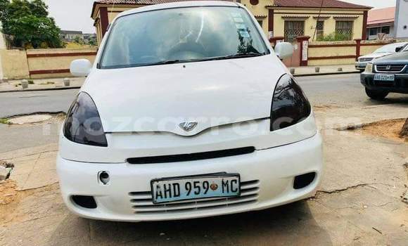 Comprar Usado Toyota FunCargo De outros Carro em Maputo em Maputo