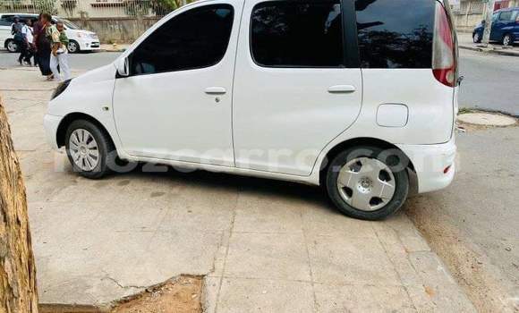 Tenga Tsaru Toyota FunCargo Zvimwe Mota in Maputo in Maputo Tenga Tsaru Toyota FunCargo Zvimwe Mota in Maputo in Maputo