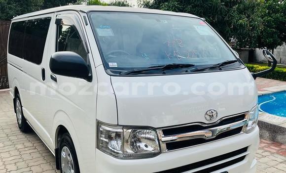 Nunua Ilio tumika Toyota Hiace Nyeupe Gari ndani ya Maputo nchini Maputo
