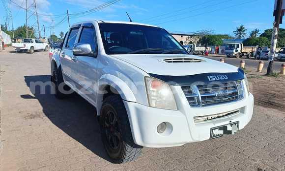 Nunua Ilio tumika Isuzu KB Nyeupe Gari ndani ya Maputo nchini Maputo