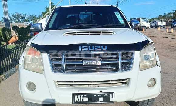 Comprar Usado Isuzu KB Branco Carro em Maputo em Maputo Comprar Usado Isuzu KB Branco Carro em Maputo em Maputo