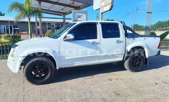 Comprar Usado Isuzu KB Branco Carro em Maputo em Maputo Comprar Usado Isuzu KB Branco Carro em Maputo em Maputo