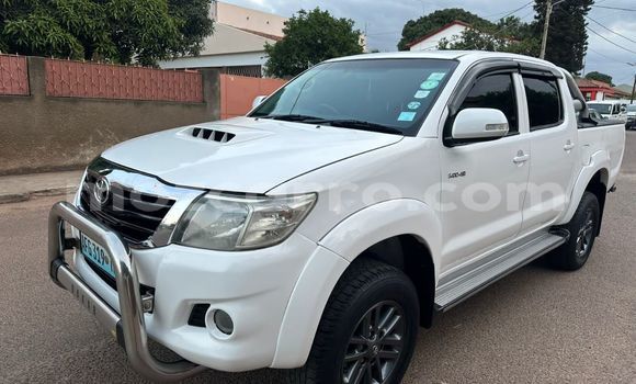 Nunua Ilio tumika Toyota Hilux Nyeupe Gari ndani ya Maputo nchini Maputo Nunua Ilio tumika Toyota Hilux Nyeupe Gari ndani ya Maputo nchini Maputo