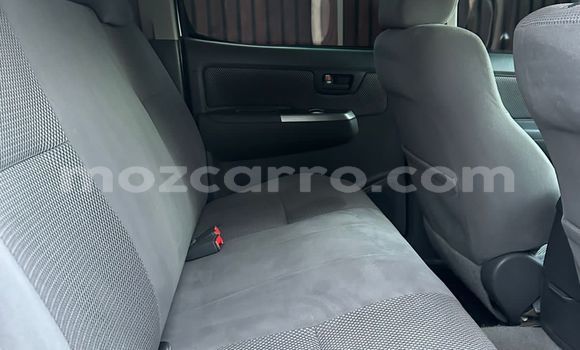 Nunua Ilio tumika Toyota Hilux Nyeupe Gari ndani ya Maputo nchini Maputo Nunua Ilio tumika Toyota Hilux Nyeupe Gari ndani ya Maputo nchini Maputo