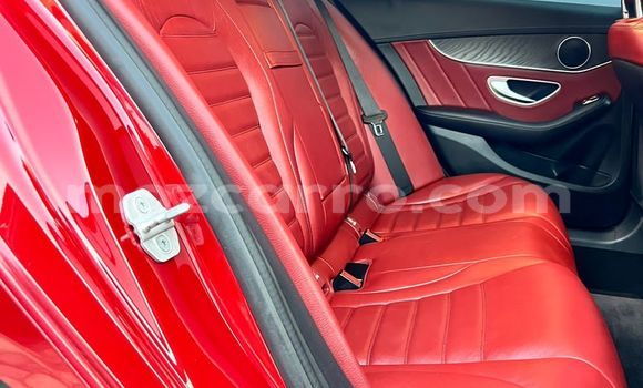 Nunua Ilio tumika Mercedes-Benz C-Classe Nyekundu Gari ndani ya Maputo nchini Maputo Nunua Ilio tumika Mercedes-Benz C-Classe Nyekundu Gari ndani ya Maputo nchini Maputo