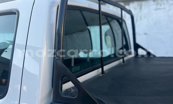 Comprar Usado Nissan Hardbody Branco Carro em Maputo em Maputo Comprar Usado Nissan Hardbody Branco Carro em Maputo em Maputo
