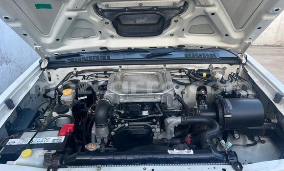 Comprar Usado Nissan Hardbody Branco Carro em Maputo em Maputo Comprar Usado Nissan Hardbody Branco Carro em Maputo em Maputo