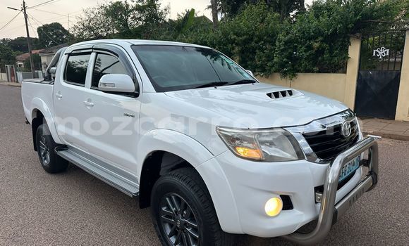 Nunua Ilio tumika Toyota Hilux Nyeupe Gari ndani ya Maputo nchini Maputo Nunua Ilio tumika Toyota Hilux Nyeupe Gari ndani ya Maputo nchini Maputo