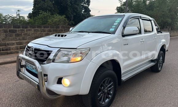 Nunua Ilio tumika Toyota Hilux Nyeupe Gari ndani ya Maputo nchini Maputo Nunua Ilio tumika Toyota Hilux Nyeupe Gari ndani ya Maputo nchini Maputo