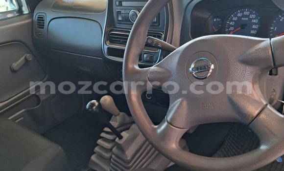 Comprar Usado Nissan NP 300 Branco Carro em Maputo em Maputo Comprar Usado Nissan NP 300 Branco Carro em Maputo em Maputo