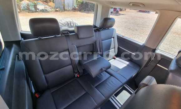 Buy Used Volkswagen Caravelle Silver Car in Nampula in Nampula Buy Used Volkswagen Caravelle Silver Car in Nampula in Nampula