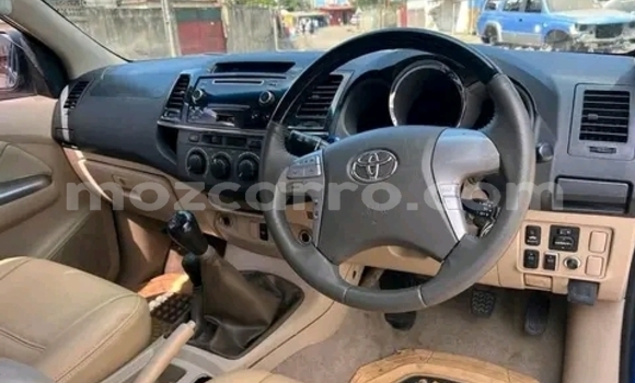 Comprar Usado Toyota Hilux Azul Carro em Maputo em Maputo Comprar Usado Toyota Hilux Azul Carro em Maputo em Maputo