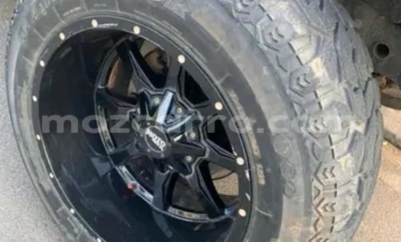 Tenga Tsaru Jeep Wrangler Tsvuku Mota in Maputo in Maputo Tenga Tsaru Jeep Wrangler Tsvuku Mota in Maputo in Maputo