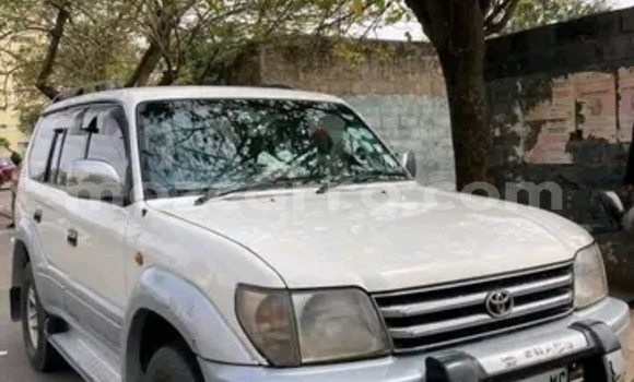Buy Used Toyota Land Cruiser Prado White Car in Maputo in Maputo Buy Used Toyota Land Cruiser Prado White Car in Maputo in Maputo