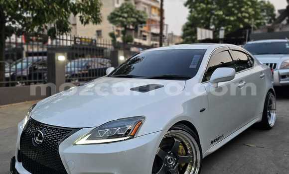 Nunua Ilio tumika Lexus IS Nyeupe Gari ndani ya Maputo nchini Maputo