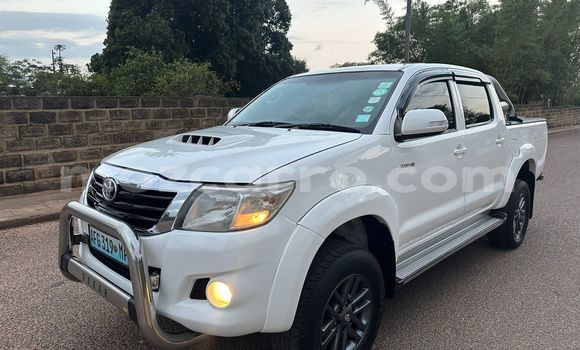 Comprar Usado Toyota Hilux Branco Carro em Maputo em Maputo Comprar Usado Toyota Hilux Branco Carro em Maputo em Maputo