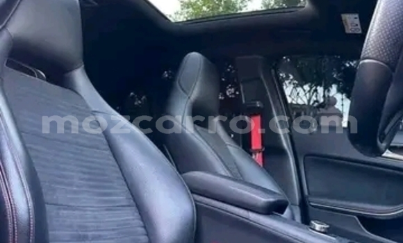 Comprar Usado Mercedes-Benz A200 Preto Carro em Maputo em Maputo Comprar Usado Mercedes-Benz A200 Preto Carro em Maputo em Maputo