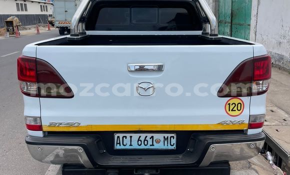 Comprar Usado Mazda BT-50 Branco Carro em Maputo em Maputo Comprar Usado Mazda BT-50 Branco Carro em Maputo em Maputo