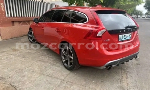 Tenga Tsaru Volvo V60 Tsvuku Mota in Maputo in Maputo Tenga Tsaru Volvo V60 Tsvuku Mota in Maputo in Maputo