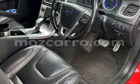 Tenga Tsaru Volvo V60 Tsvuku Mota in Maputo in Maputo Tenga Tsaru Volvo V60 Tsvuku Mota in Maputo in Maputo