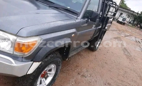 Comprar Usado Toyota Land Cruiser Verde Carro em Maputo em Maputo Comprar Usado Toyota Land Cruiser Verde Carro em Maputo em Maputo