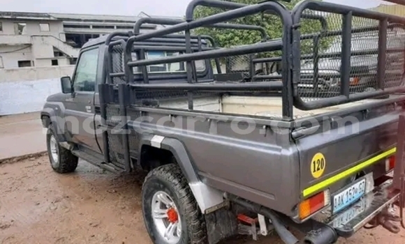 Comprar Usado Toyota Land Cruiser Verde Carro em Maputo em Maputo Comprar Usado Toyota Land Cruiser Verde Carro em Maputo em Maputo