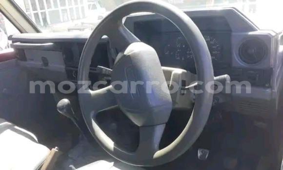 Comprar Usado Toyota Land Cruiser Vermelho Carro em Maputo em Maputo Comprar Usado Toyota Land Cruiser Vermelho Carro em Maputo em Maputo