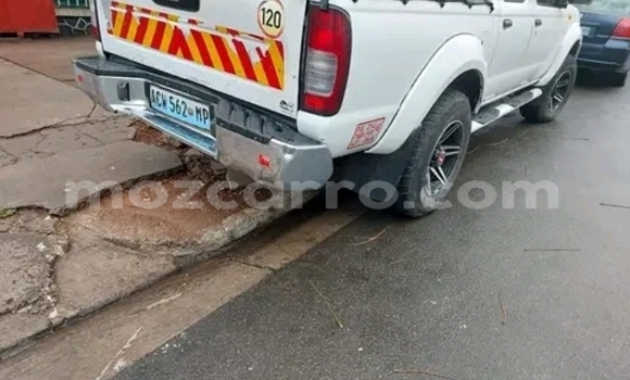 Buy Used Nissan Hardbody White Car in Maputo in Maputo Buy Used Nissan Hardbody White Car in Maputo in Maputo