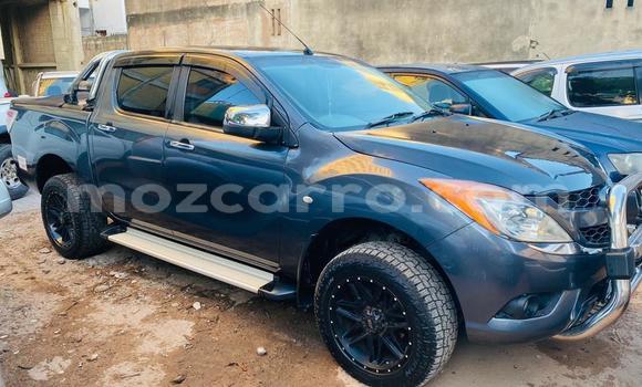 Nunua Ilio tumika Mazda BT-50 Kijani Gari ndani ya Maputo nchini Maputo