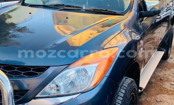 Nunua Ilio tumika Mazda BT-50 Kijani Gari ndani ya Maputo nchini Maputo Nunua Ilio tumika Mazda BT-50 Kijani Gari ndani ya Maputo nchini Maputo