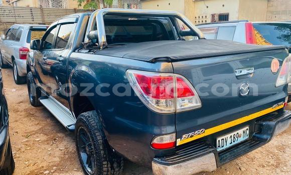 Nunua Ilio tumika Mazda BT-50 Kijani Gari ndani ya Maputo nchini Maputo Nunua Ilio tumika Mazda BT-50 Kijani Gari ndani ya Maputo nchini Maputo