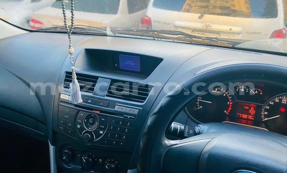 Nunua Ilio tumika Mazda BT-50 Kijani Gari ndani ya Maputo nchini Maputo Nunua Ilio tumika Mazda BT-50 Kijani Gari ndani ya Maputo nchini Maputo